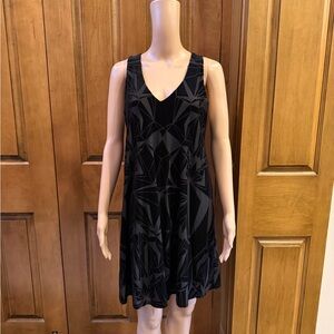 Hippie Love Size 8 Black Geometric Mini Dress.
